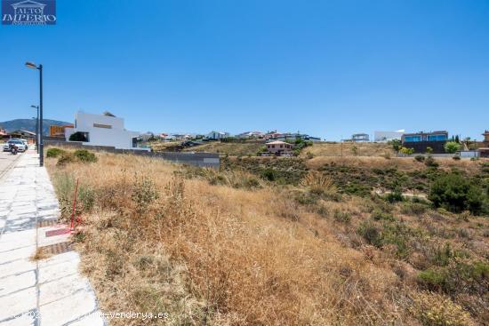 CONSTRUYE TU SUEÑO EN UN LUGAR ESPECIAL!!!!!!!! Magnífico solar urbano en La Zubia - GRANADA