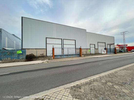 NAVES Y PARCELA DE 6000 M² EN ZONA COMERCIAL - BURGOS