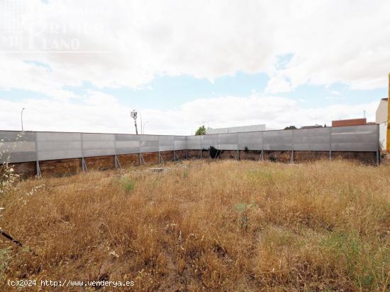 Solar en avenida Juan Carlos I esquina, 1000 m2 y 66 m fachada - CIUDAD REAL