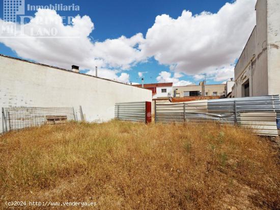 Solar en avenida Juan Carlos I esquina, 1000 m2 y 66 m fachada - CIUDAD REAL