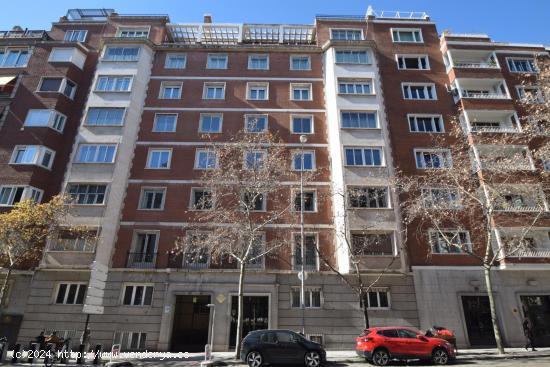  Se alquila magnífico piso en finca señorial en la calle Velázquez - MADRID 