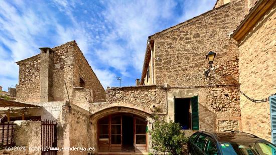  Encantadora casa de pueblo del siglo XX con estilo rústico - BALEARES 