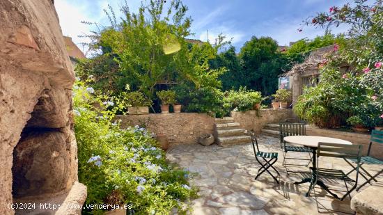 Encantadora casa de pueblo del siglo XX con estilo rústico - BALEARES