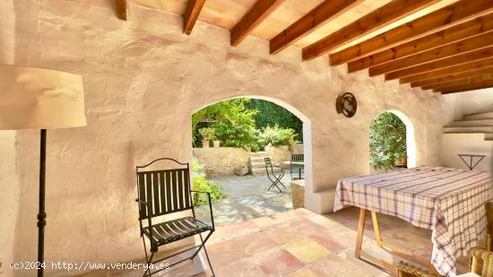 Encantadora casa de pueblo del siglo XX con estilo rústico - BALEARES