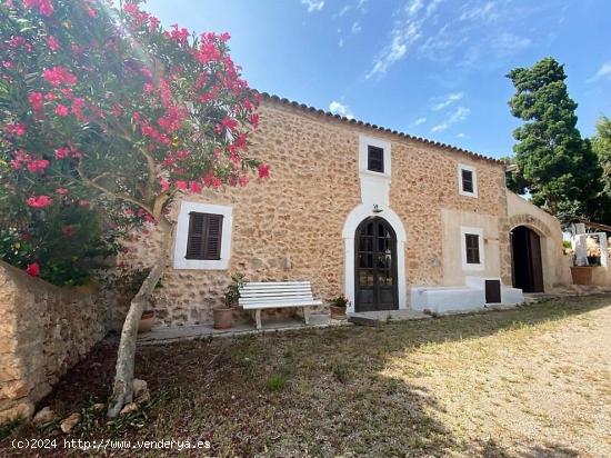 Casa con piscina y terreno en Calonge, Santanyi - BALEARES