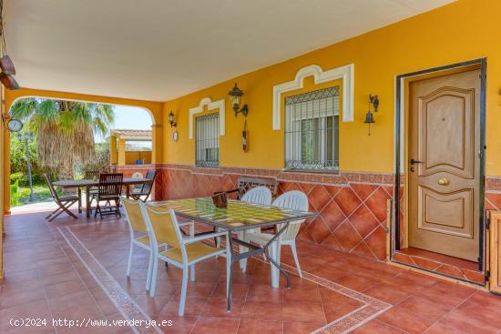 **¡Encantadora casa en Cártama, Málaga, con amplia parcela y muchas comodidades!** - MALAGA