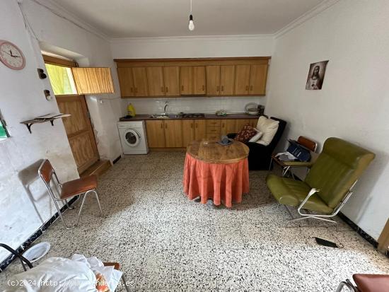 Gran vivienda con parcela en Puerto Lumbreras - Zona Academia de música - MURCIA