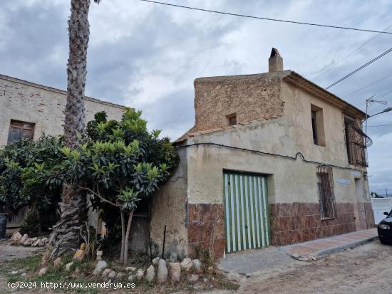  CASA DE PUEBLO EN LAS HEREDADES (ALMORADÍ) - ALICANTE 