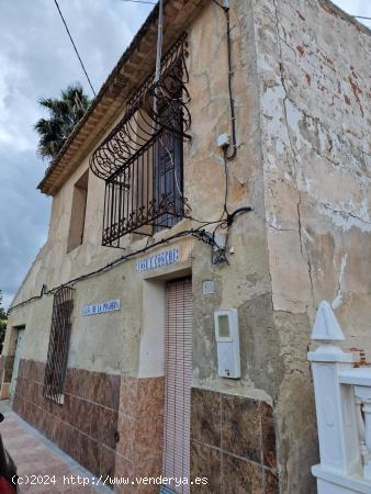 CASA DE PUEBLO EN LAS HEREDADES (ALMORADÍ) - ALICANTE