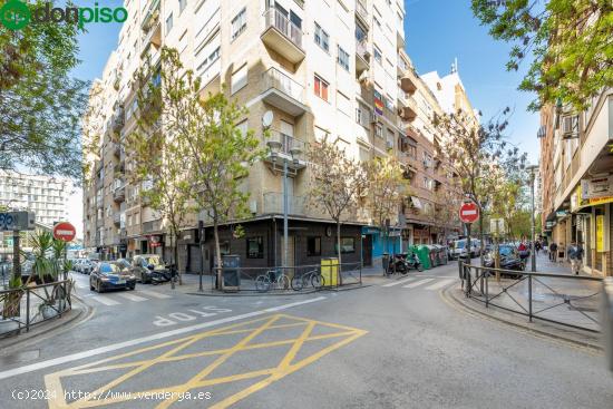  PLAZA DE GARAJE EN PEDRO ANTONIO DE ALARCON - GRANADA 