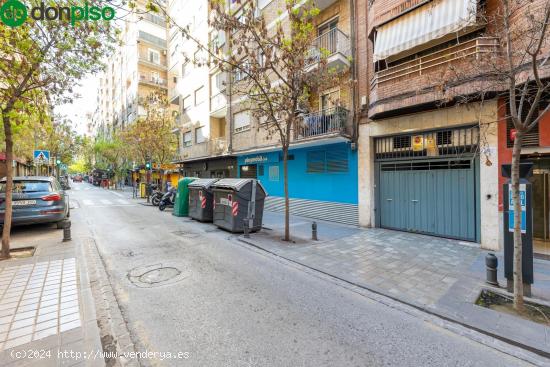 PLAZA DE GARAJE EN PEDRO ANTONIO DE ALARCON - GRANADA