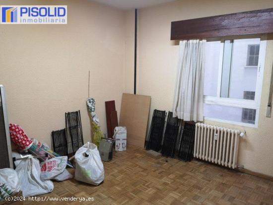 PISO EN VENTA CON 3 DORMITORIOS, 1 BAÑO Y 2 TERRAZAS EN PLENO CENTRO DE VALLADOLID. - VALLADOLID