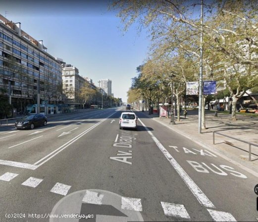 SE ALQUILAN DOS PLANTAS DE OFICINAS EN AV. DIAGONAL (PRÓXIMAS A PLAZA FRANCESC MACIÁ).