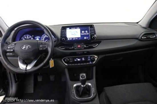 Hyundai i30 1.5 DPI Klass SLX 110 de 2023 con 17.760 Km por 18.900 EUR. en Madrid