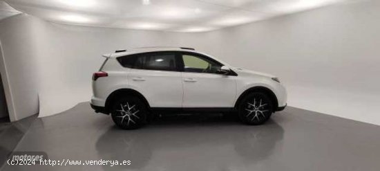 Toyota RAV 4 RAV-4 2.5 hybrid 2WD Executive de 2016 con 72.650 Km por 23.900 EUR. en Barcelona