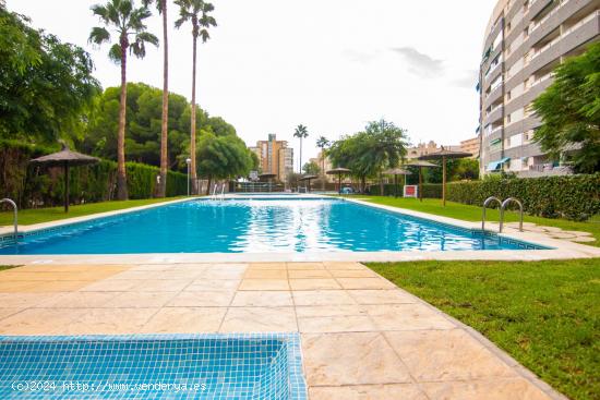 Espectacular piso con vistas al mar y piscina en El Campello - ALICANTE