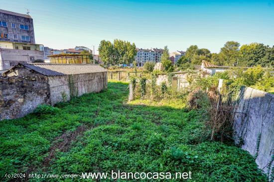 ¡¡CASA para reformar  en PLENO CENTRO de CARBALLO y con TERRENO!! - A CORUÑA