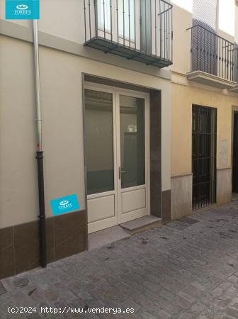 ¡¡LOCAL EN EL CENTRO!! - GRANADA