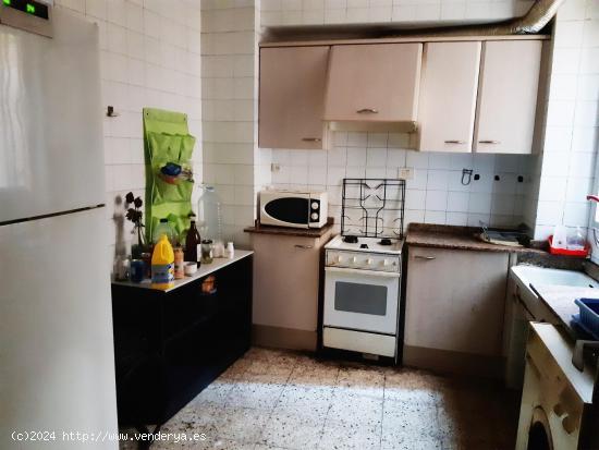 Venta de piso con ascensor en calle Trinidad. Necesita reforma. - CASTELLON