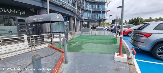  LOCAL ACONDICIONADO PARA CAFETERIA CON TERRAZA - CADIZ 