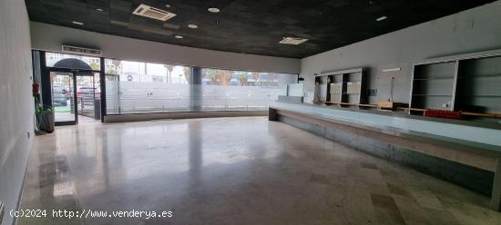 LOCAL ACONDICIONADO PARA CAFETERIA CON TERRAZA - CADIZ