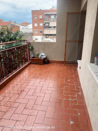 PISO DE 3 HABITACIONES EN LA CREU DE BARBERA - BARCELONA