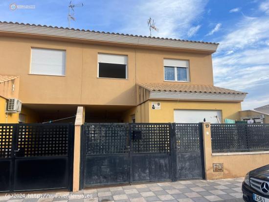 API LUNA INMOBILIARIA VENDE ADOSADO - ALBACETE