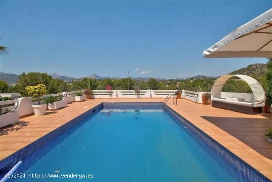 En Venta hermosa Casa con piscina en Santa Ponsa - BALEARES