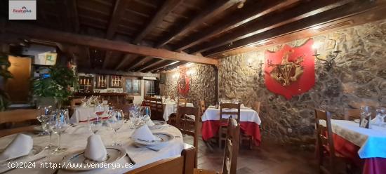 101- Prestigioso restaurante en Segovia, a 13 minutos caminando del Acueducto - SEGOVIA