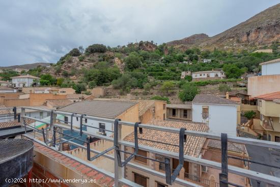 OPORTUNIDAD DE EDIFICIO EN GUEJAR SIERRA - GRANADA