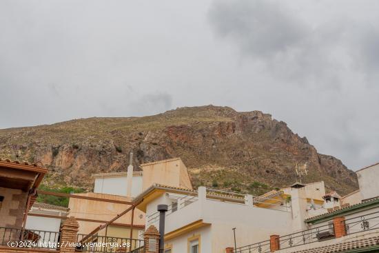 OPORTUNIDAD DE EDIFICIO EN GUEJAR SIERRA - GRANADA