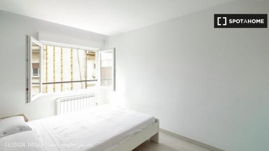 Apartamento completo de 4 dormitorios en L'Hospitalet de Llobregat - BARCELONA