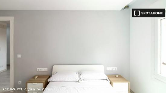 Apartamento completo de 4 dormitorios en L'Hospitalet de Llobregat - BARCELONA