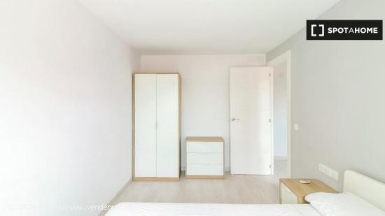 Apartamento completo de 4 dormitorios en L'Hospitalet de Llobregat - BARCELONA