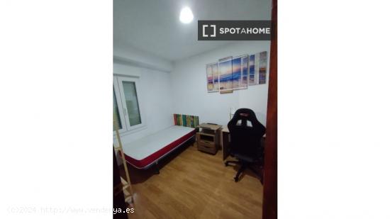 Habitación en piso compartido en Córdoba - CORDOBA