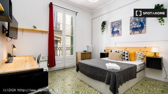 Habitación amueblada con llave independiente en el apartamento compartido, El Born - BARCELONA