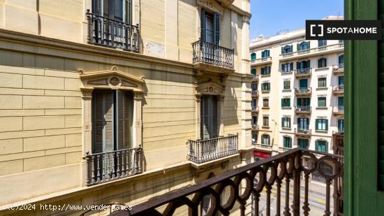 Habitación amueblada con llave independiente en el apartamento compartido, El Born - BARCELONA