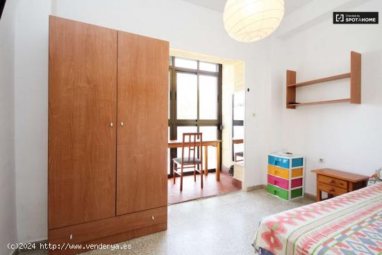 Acogedora habitación con calefacción en piso compartido, Los Pajaritos - GRANADA