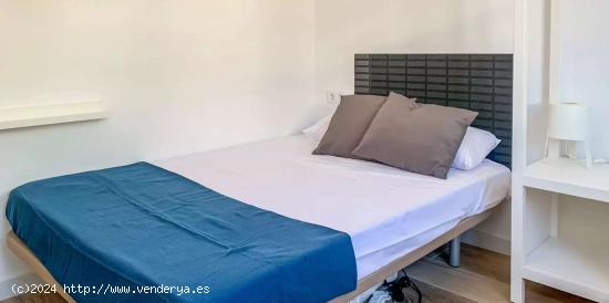 Habitación en piso compartido en L'Hospitalet de Llobregat. - BARCELONA