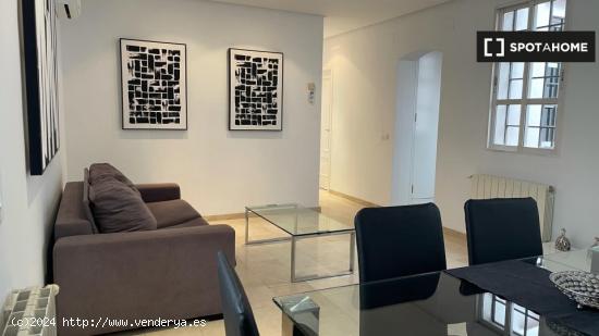 Apartamento de 3 dormitorios en alquiler en Ciutat Vella, Valencia - VALENCIA