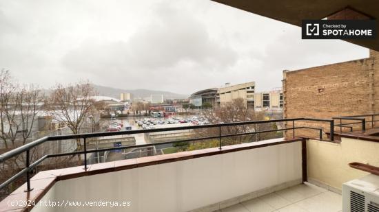 Alquiler de habitaciones en piso de 6 habitaciones en Les Corts - BARCELONA