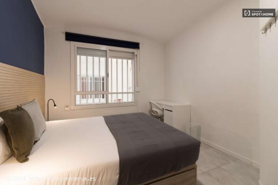  Alquiler de habitaciones en piso de 4 dormitorios en La Teixonera - BARCELONA 