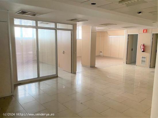 Local Comercial en Pintor Sorolla - VALENCIA