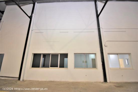 SON CASTELLO Nave industrial de 642m2 con edificio anexo de 1353m2 - BALEARES