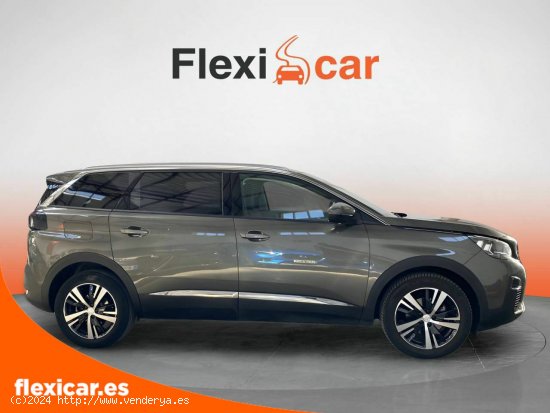 Peugeot 5008 Allure 1.2L PureTech 96kW (130CV) EAT8 - León