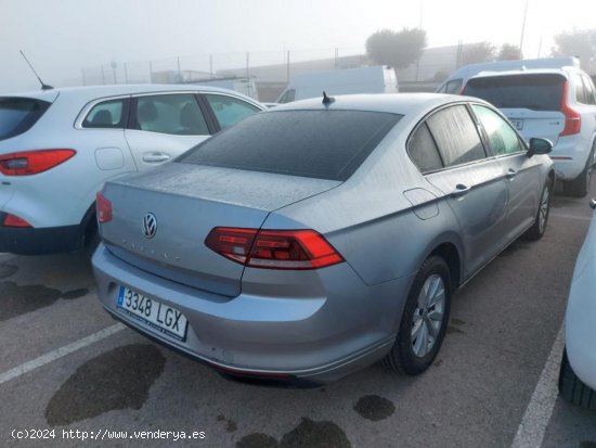 Volkswagen Passat 1.6 TDI Advanced - Sevilla