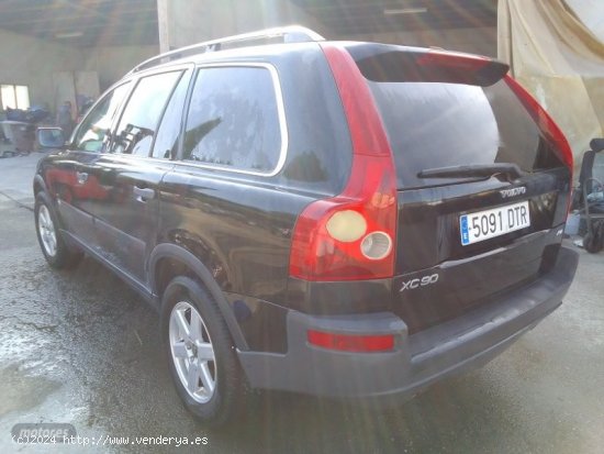 Volvo XC 90 2.4 D5 MOMENTUM 185 CV. de 2006 con 345.000 Km por 2.200 EUR. en Murcia