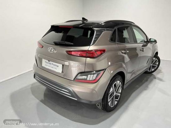 Hyundai Kona Electric Maxx 100kW de 2022 con 9.576 Km por 31.900 EUR. en Badajoz