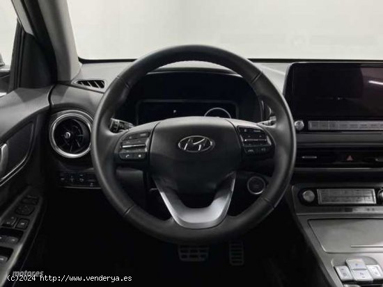 Hyundai Kona Electric Maxx 100kW de 2022 con 3.200 Km por 35.500 EUR. en Alicante