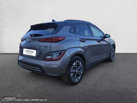 Hyundai Kona Electric Maxx 100kW de 2024 con 6.600 Km por 35.600 EUR. en Huelva